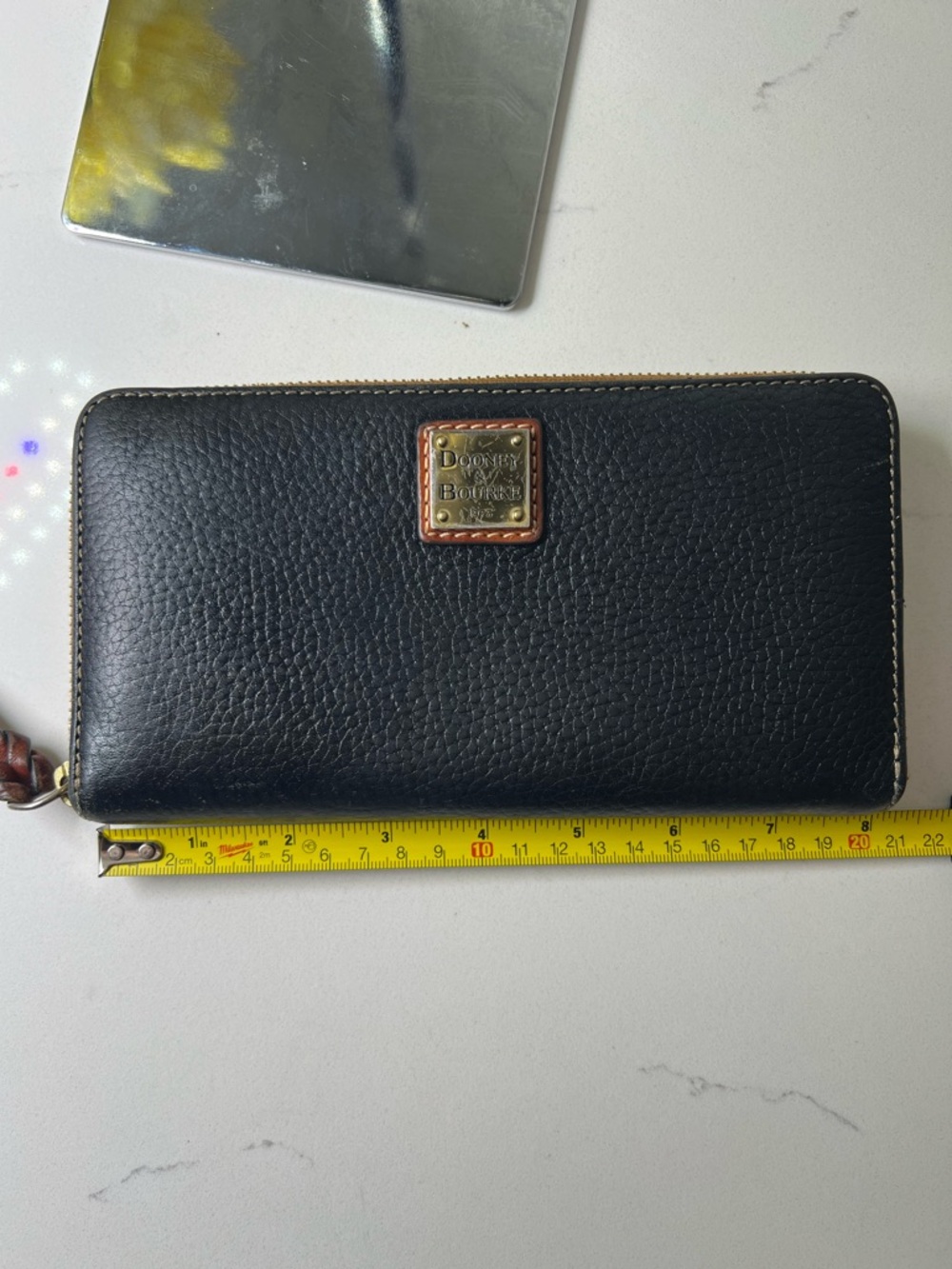 Dooney & Bourke | Pebble Grain Zip Around Wallet | Black | Large - Picture 14 of 15